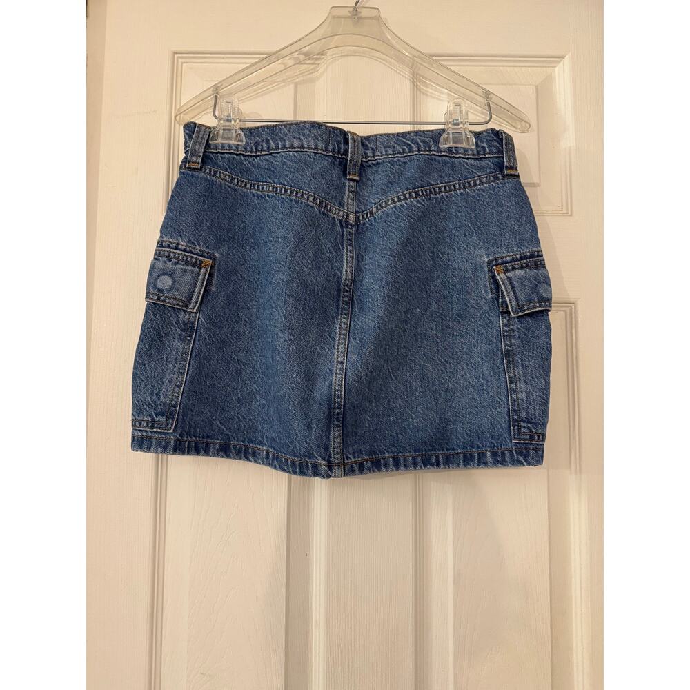 Abercrombie & Fitch High Rise Denim Cargo Mini Skirt Medium Wash Size 28 / 6 - Picture 3 of 3
